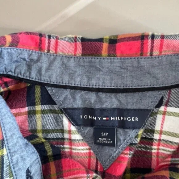 Women's Tommy Hilfiger Flannel Button Down Shirt size Small - Picture 4 of 4